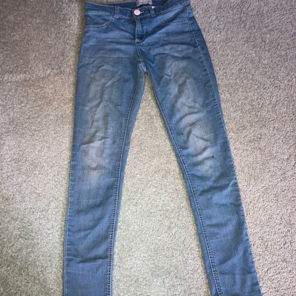 Non ripped jeans